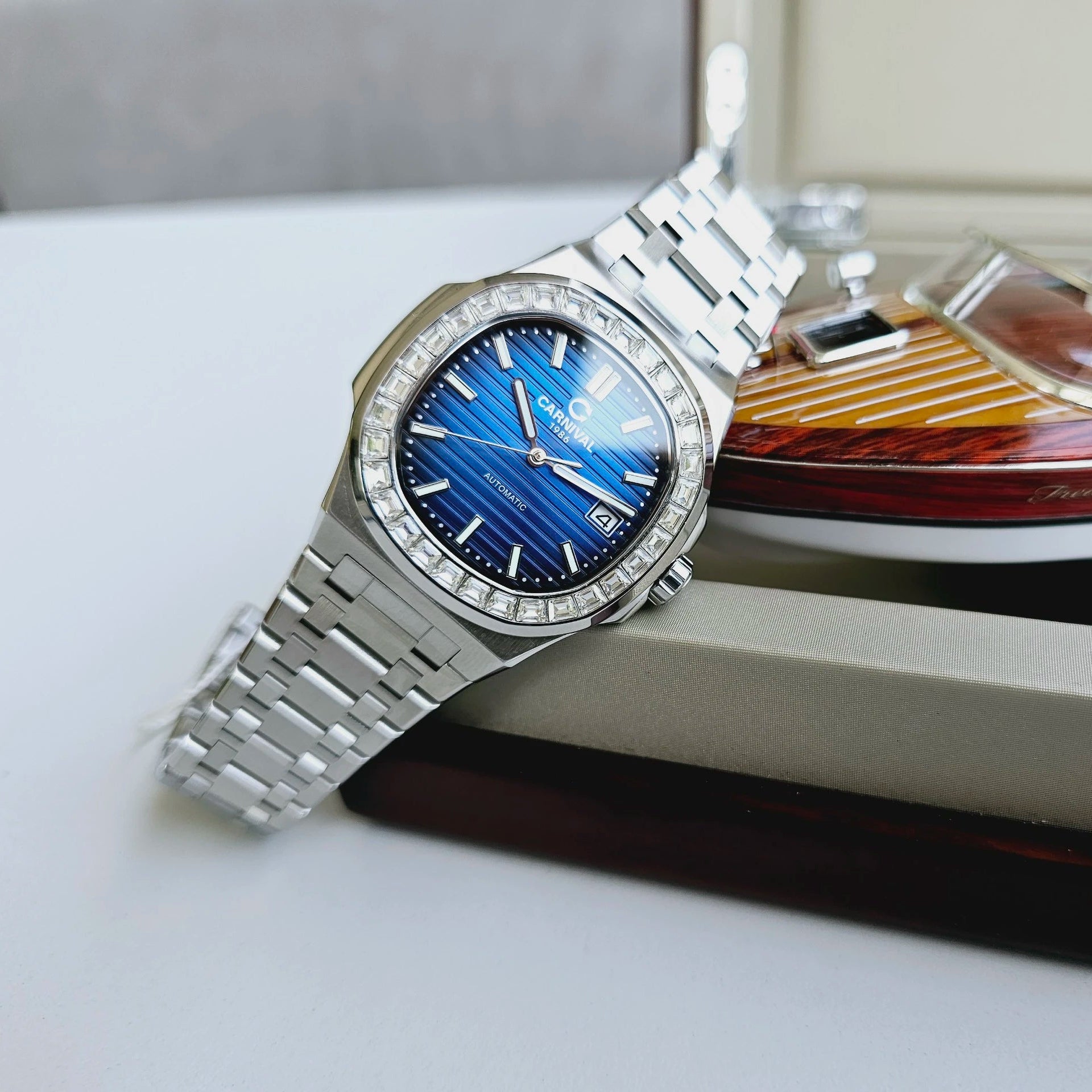 Carnival 8108G Bạc Xanh ( 8108G-VT-X)