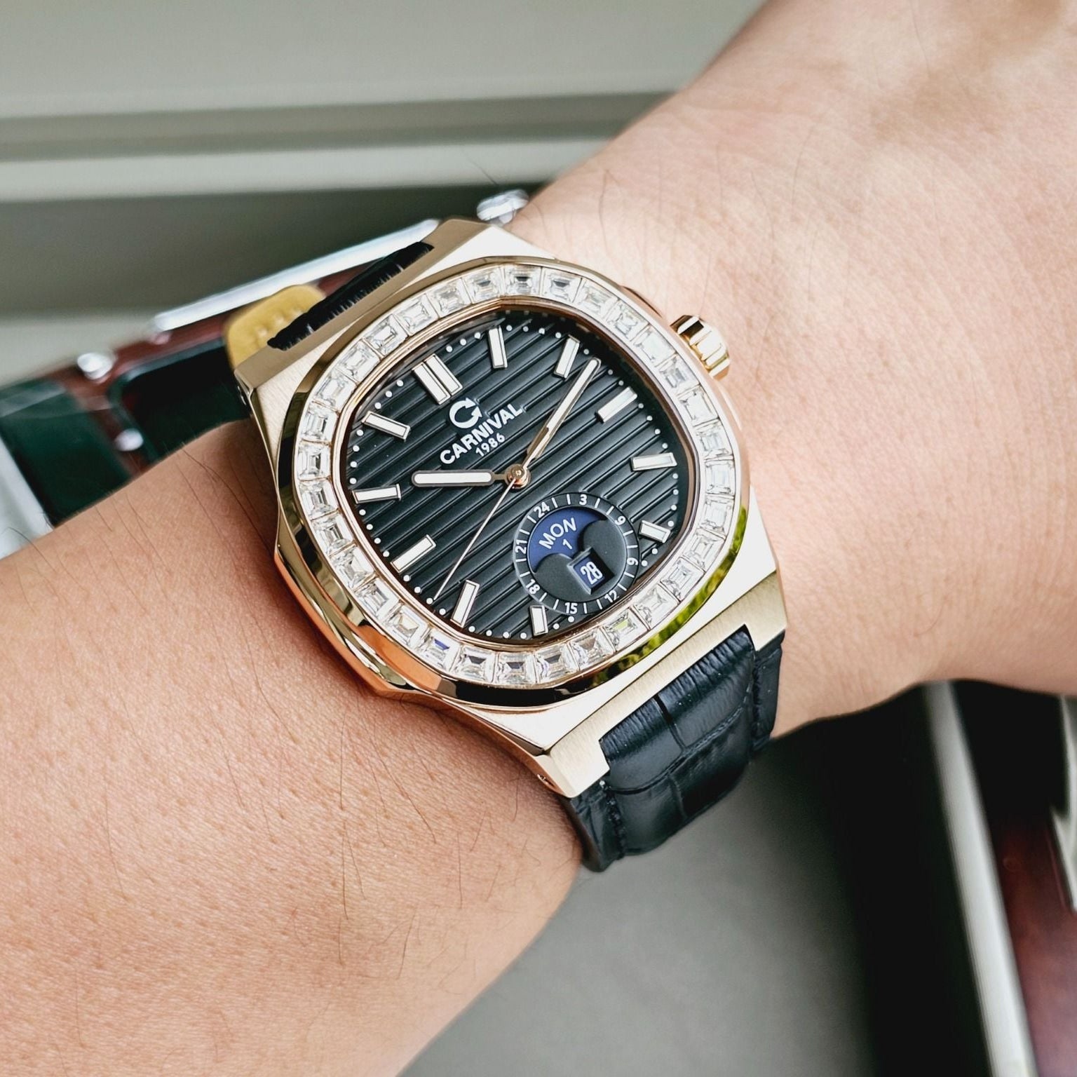 Carnival 8110G Rosegold Đen Dây Da ( 8110G-VH-D-D)