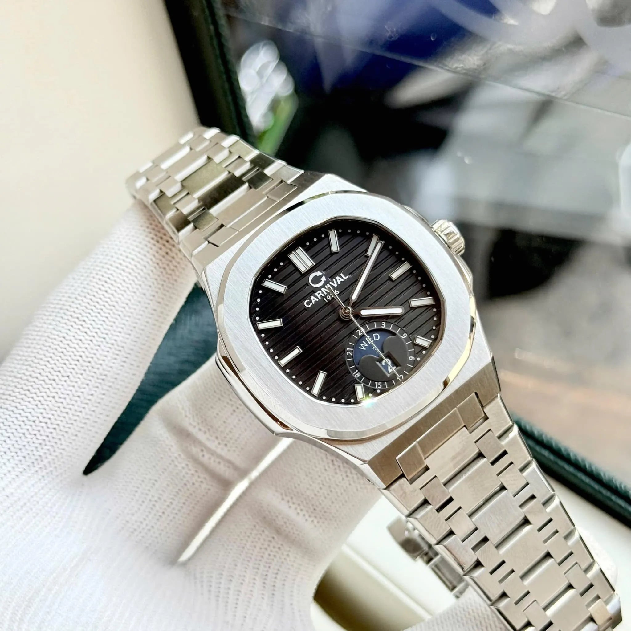 Carnival 8110G1 Bạc Đen ( 8110G1-VT-D)