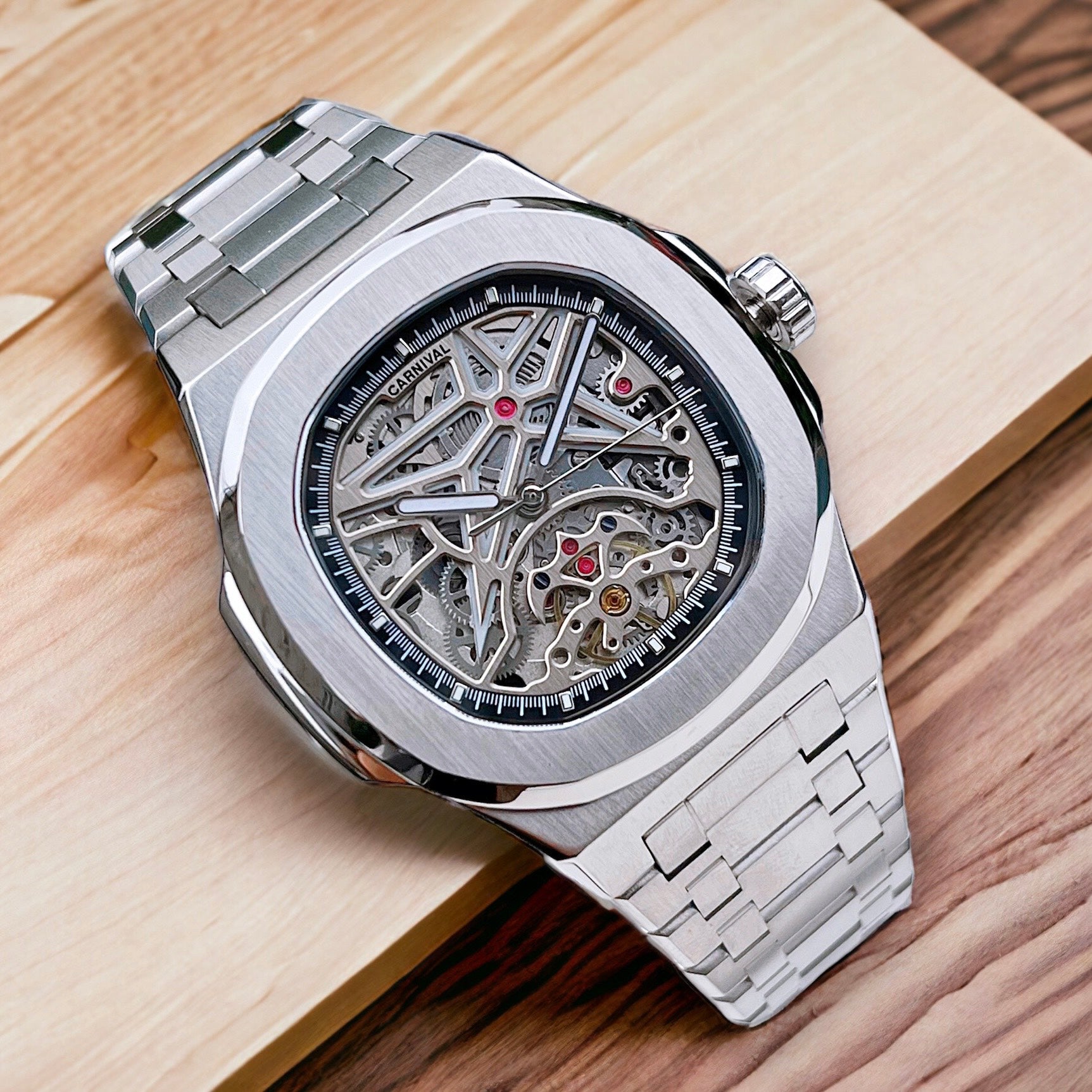 Carnival 8118G Bạc Trắng ( 8118G-VT-T)