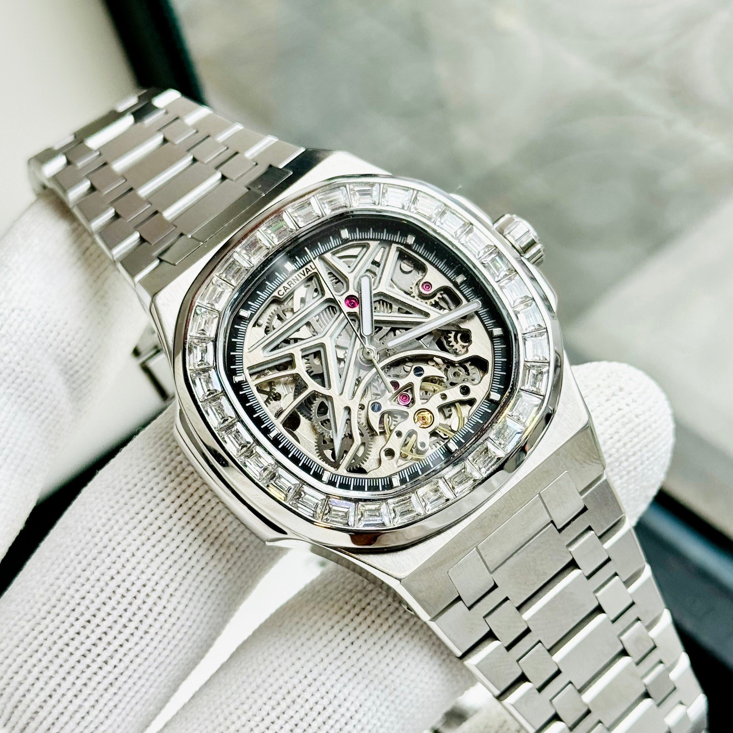 Carnival 8118G2 Bạc Trắng ( 8118G2-VT-T)
