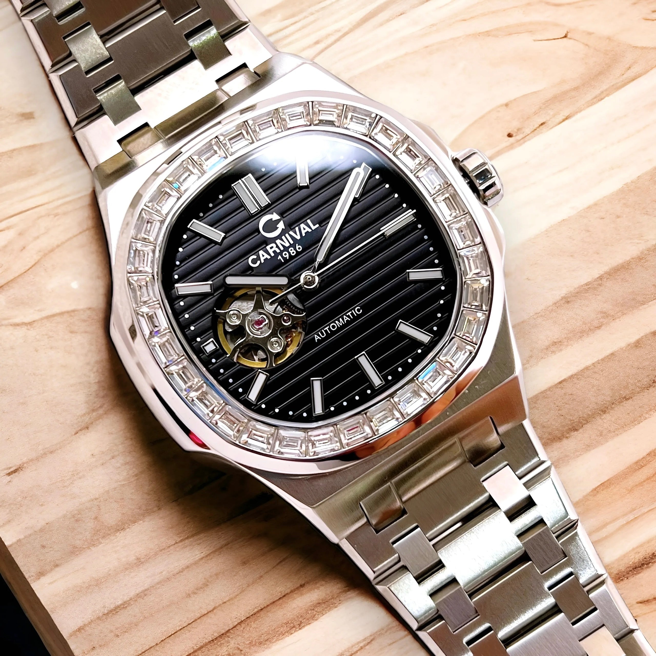 Carnival 8128G Bạc Đen ( 8128G-VT-D)
