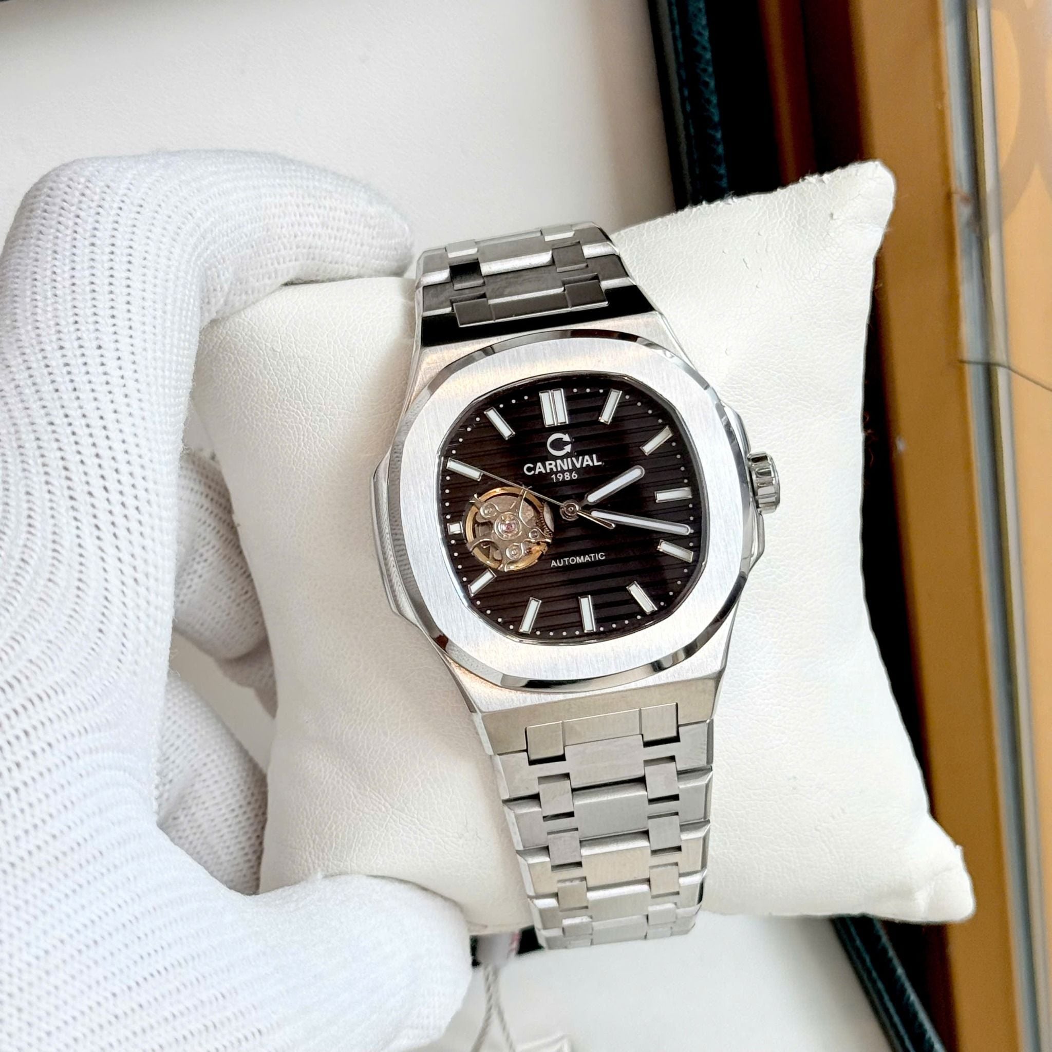 Carnival 8128G1 Bạc Đen ( 8128G1-VT-D)