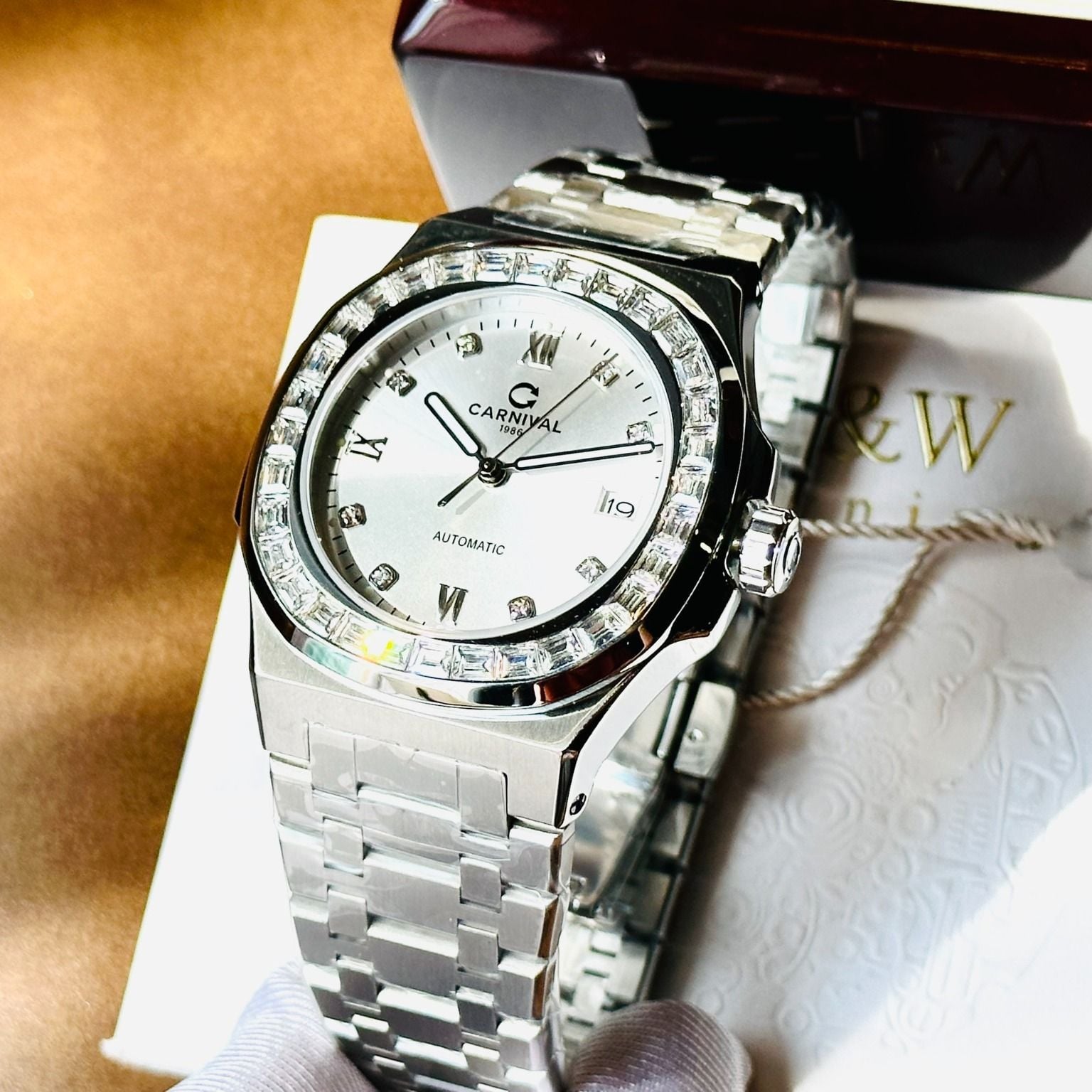 Carnival 8129G Bạc Trắng ( 8129G-VT-T)