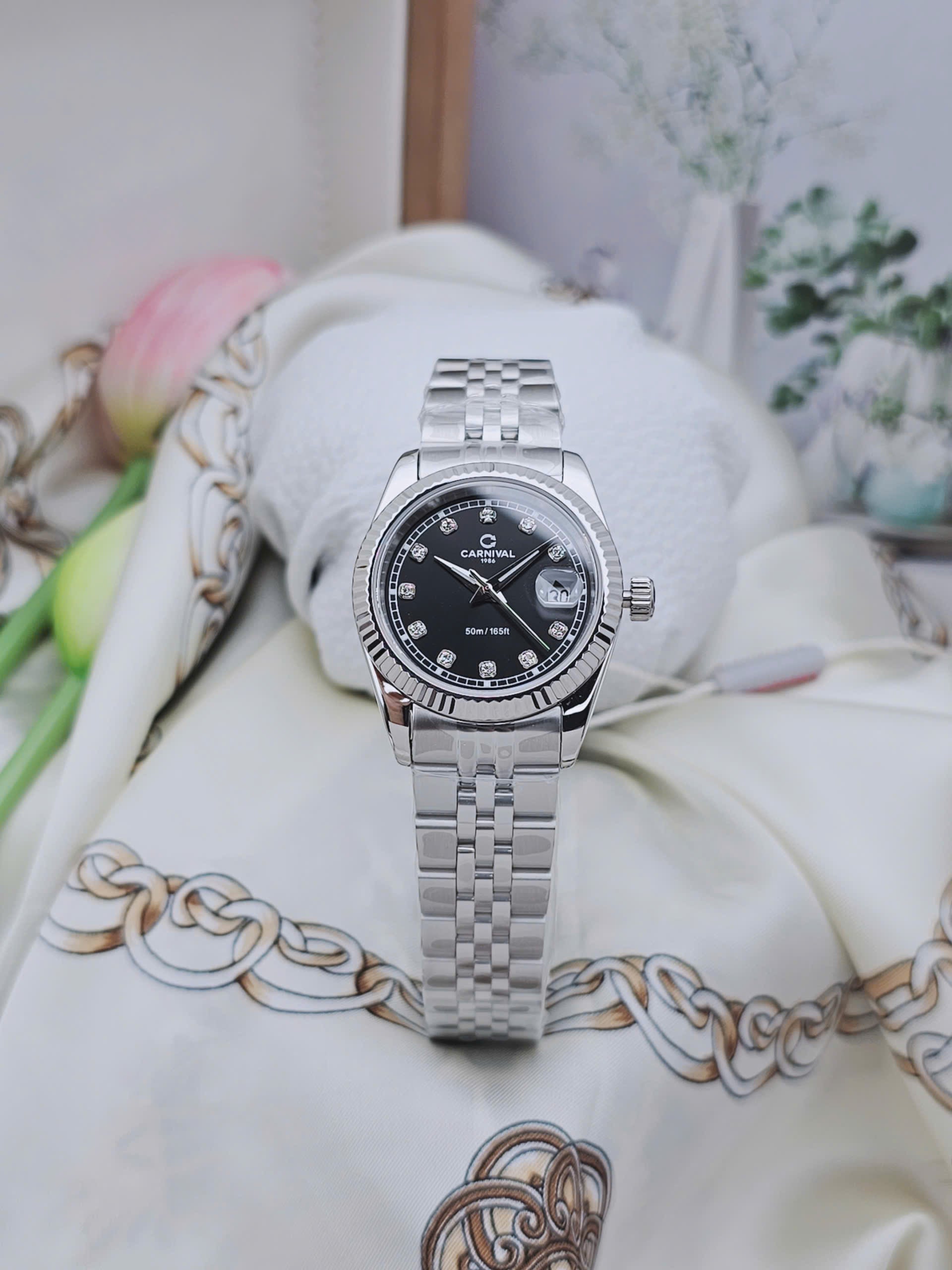 Carnival 8131L Bạc Đen ( 8131L-VT-D)