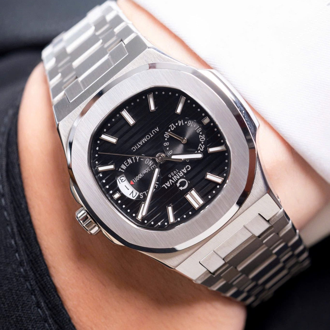 Carnival 8158G Bạc Đen ( 8158G-VT-D)