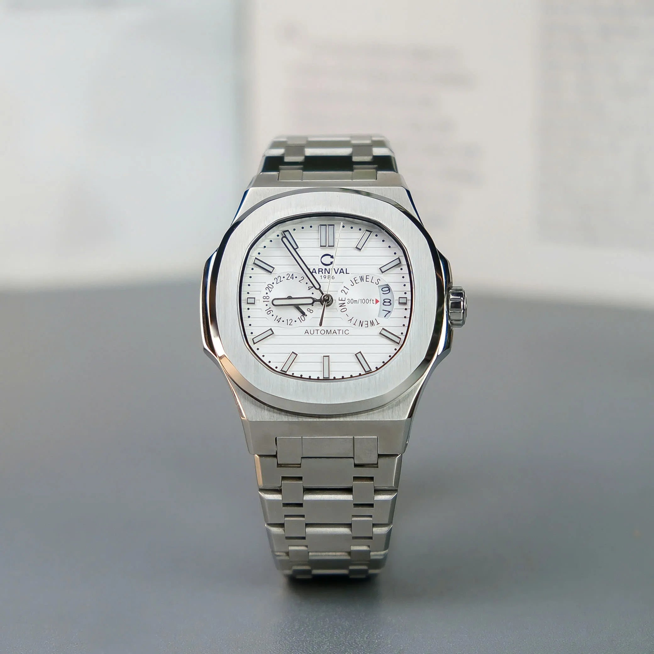 Carnival 8158G Bạc Trắng ( 8158G-VT-T)