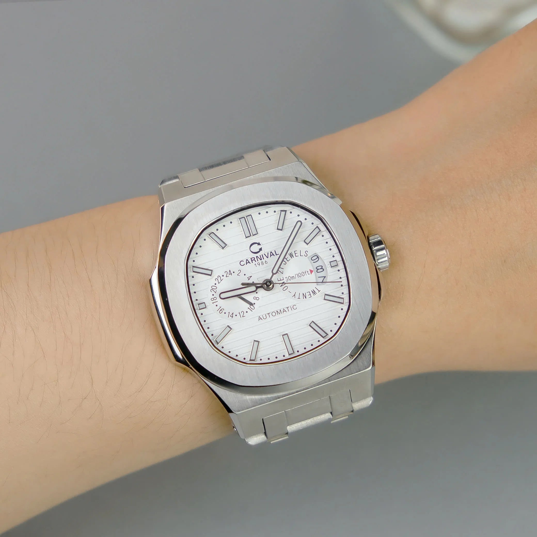 Carnival 8158G Bạc Trắng ( 8158G-VT-T)