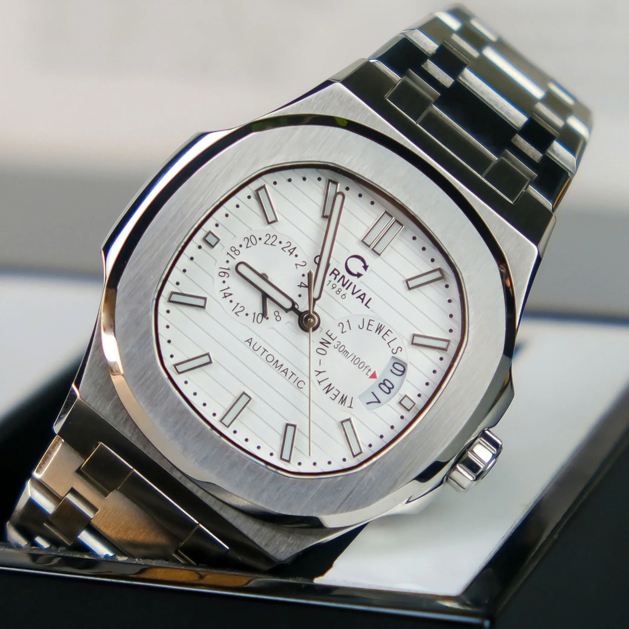 Carnival 8158G Bạc Trắng ( 8158G-VT-T)