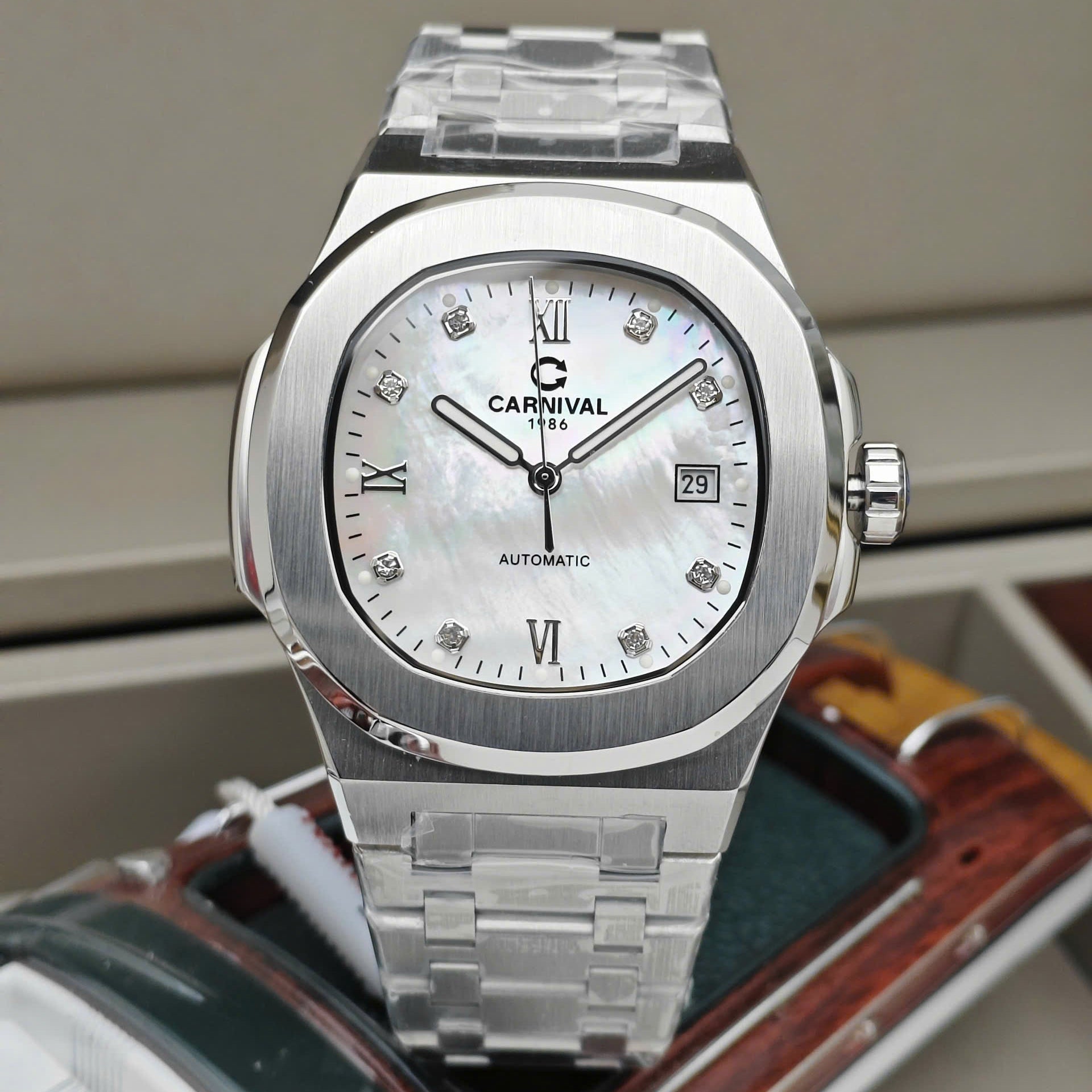 Carnival 8160G Bạc Xà Cừ Trắng ( 8160G-VT-TK)