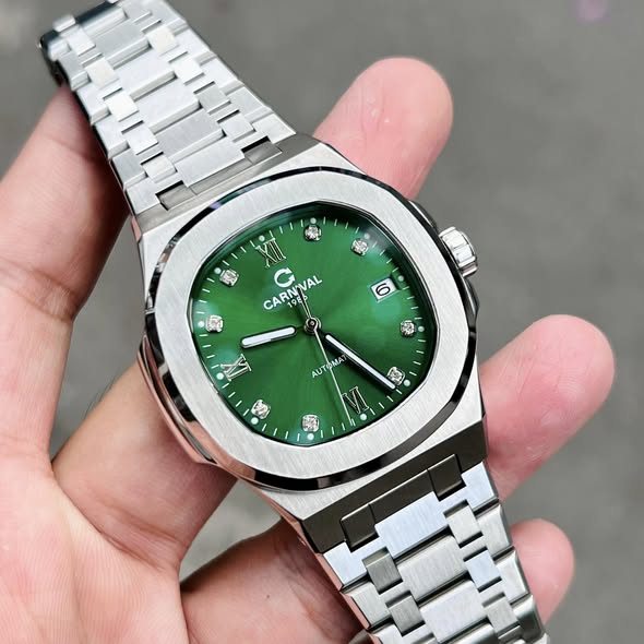 Carnival 8160G Bạc Xanh Lá ( 8160G-VT-XL)