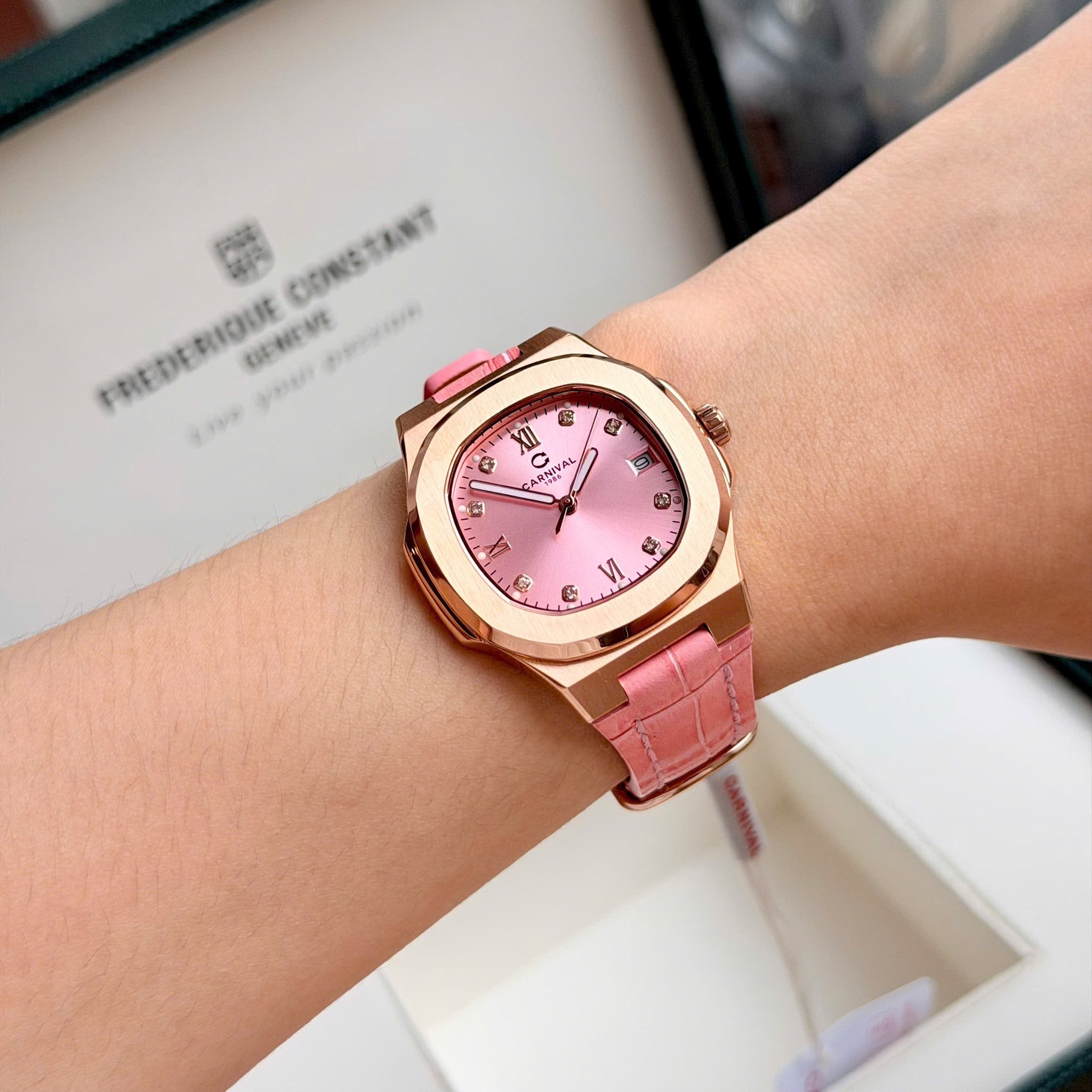 Carnival 8160L Rosegold Hồng Dây Da Hồng ( 8160L-VH-DD-H2)