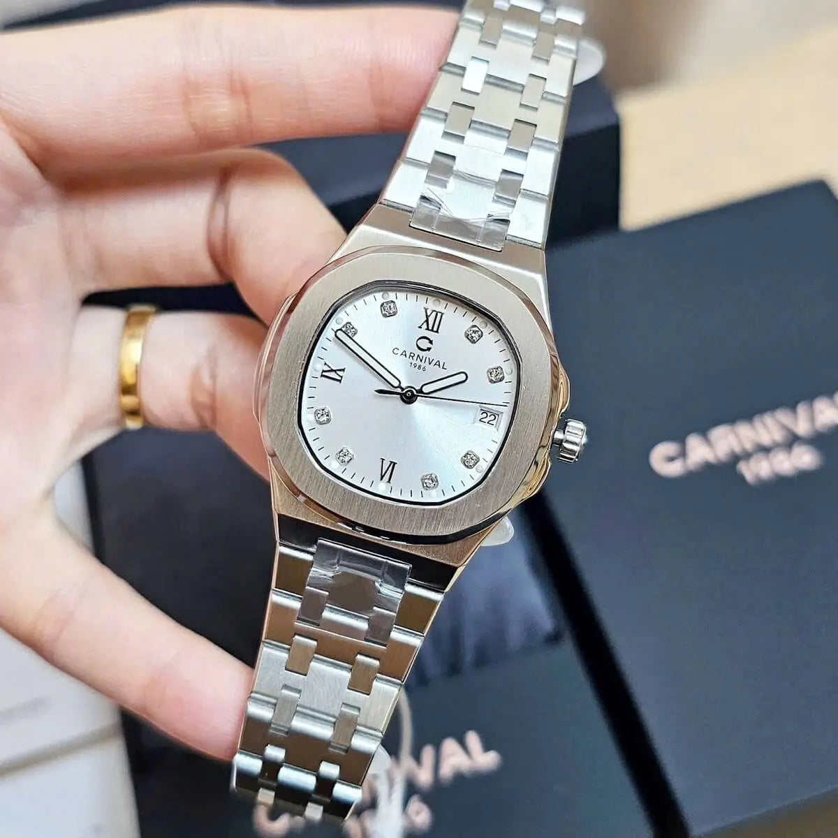 Carnival 8160L Bạc Trắng ( 8160L-VT-T)
