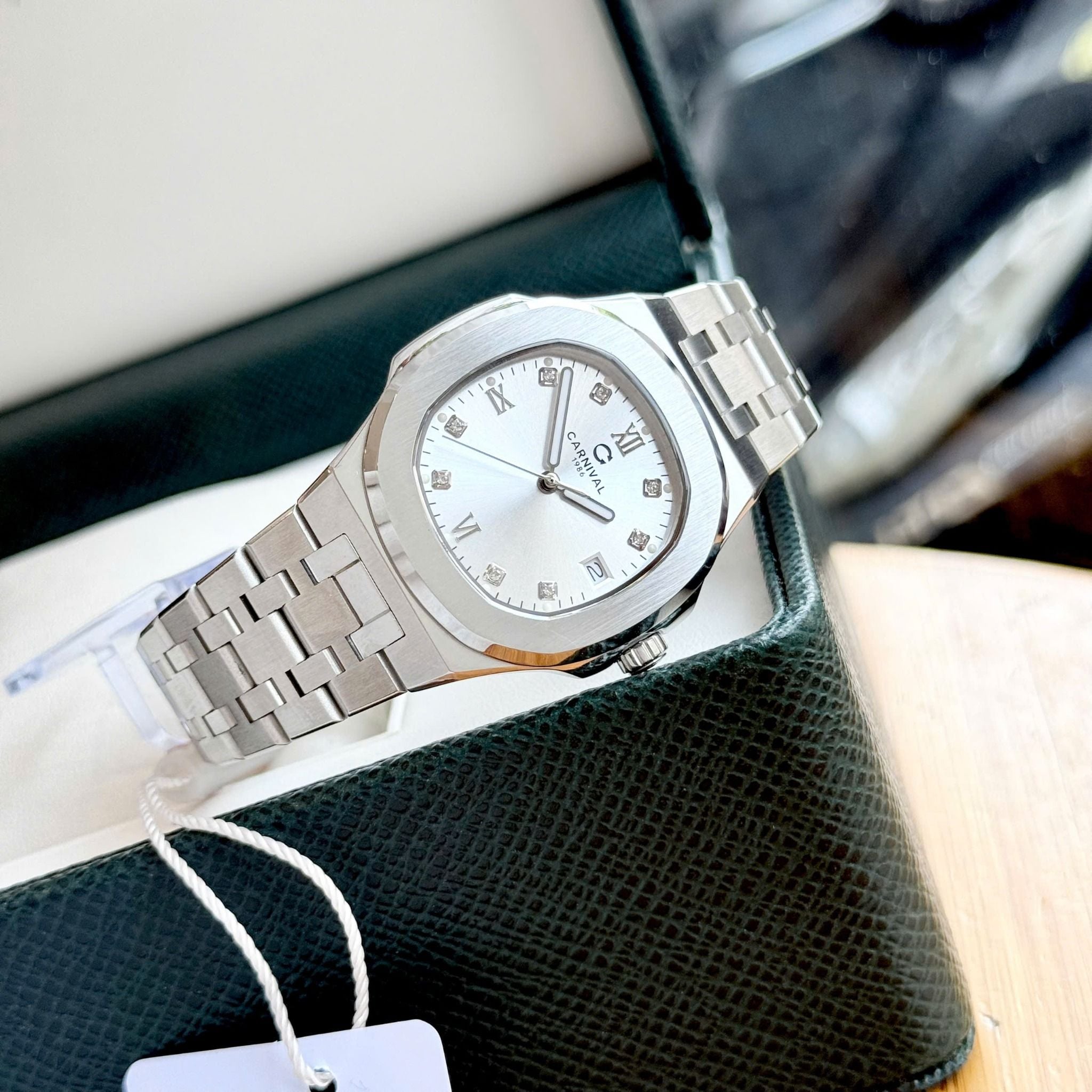 Carnival 8160L Bạc Trắng ( 8160L-VT-T)
