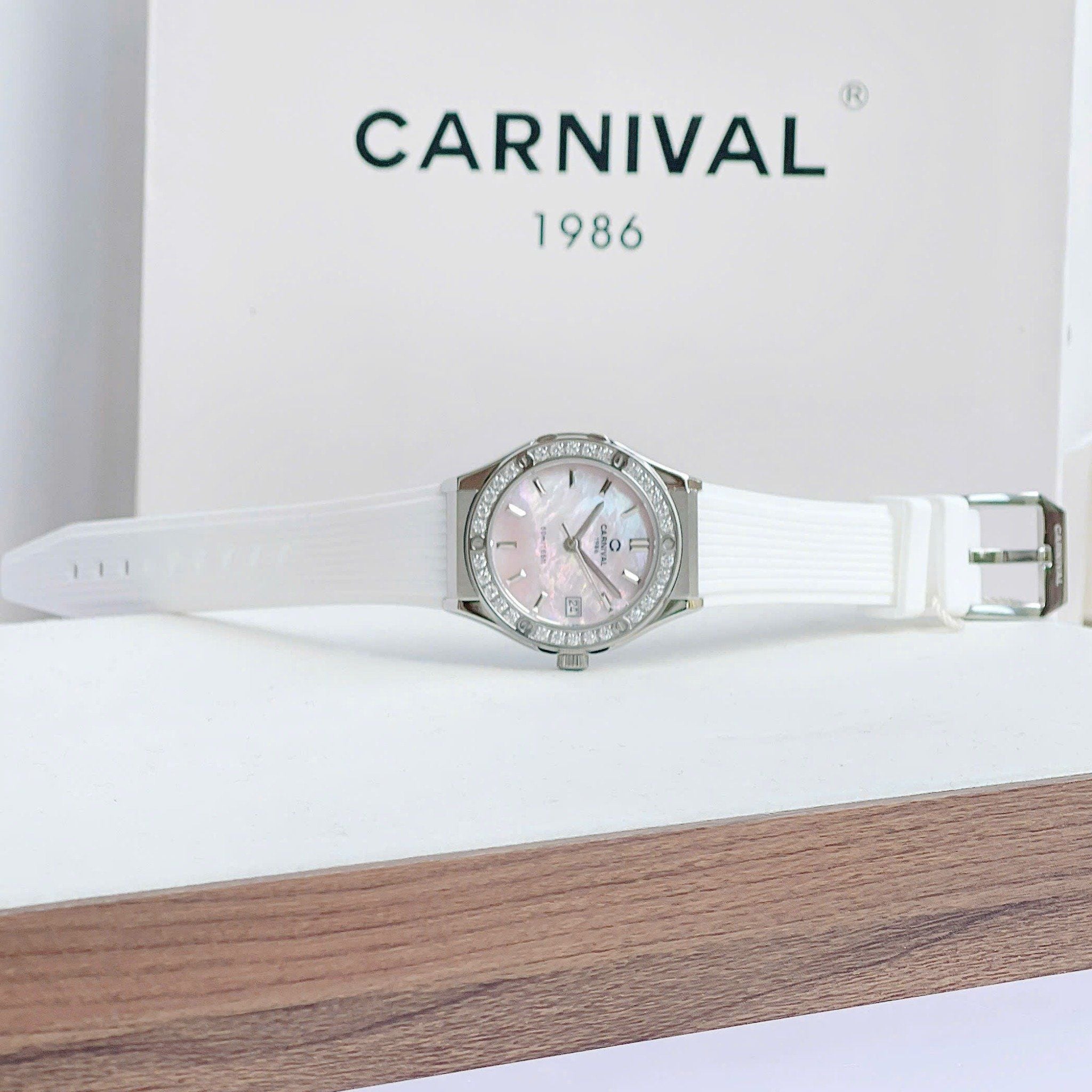 Carnival 8168L2 Bạc Xà Cừ Hồng Dây Trắng ( 8168L2-VT-DCS-HK3)