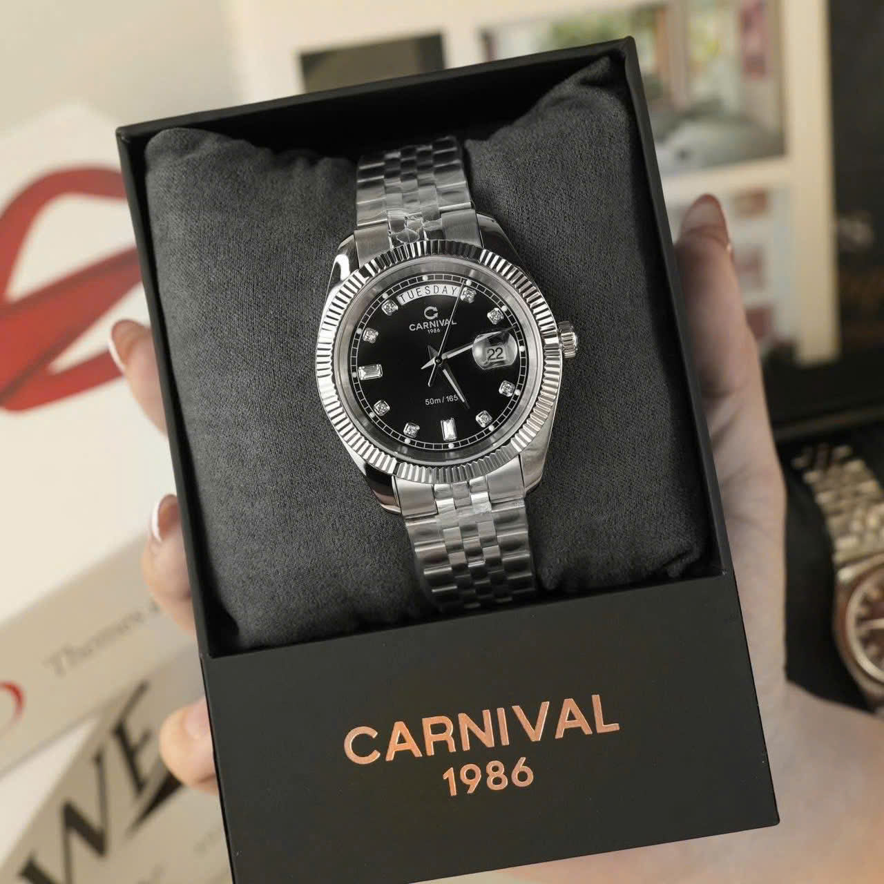 Carnival 8190G Bạc Đen ( 8190G-VT-D)