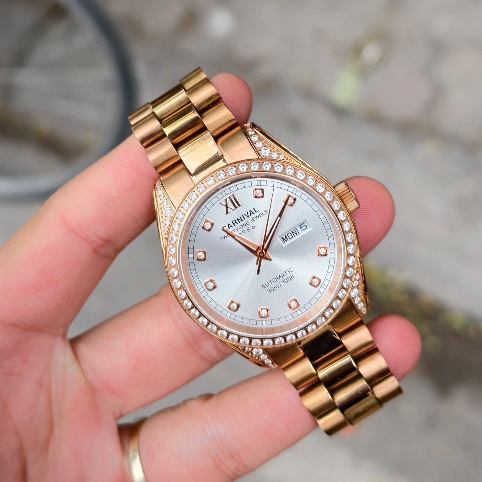 Carnival 8907G Rosegold Trắng ( 8907G-VH-T)