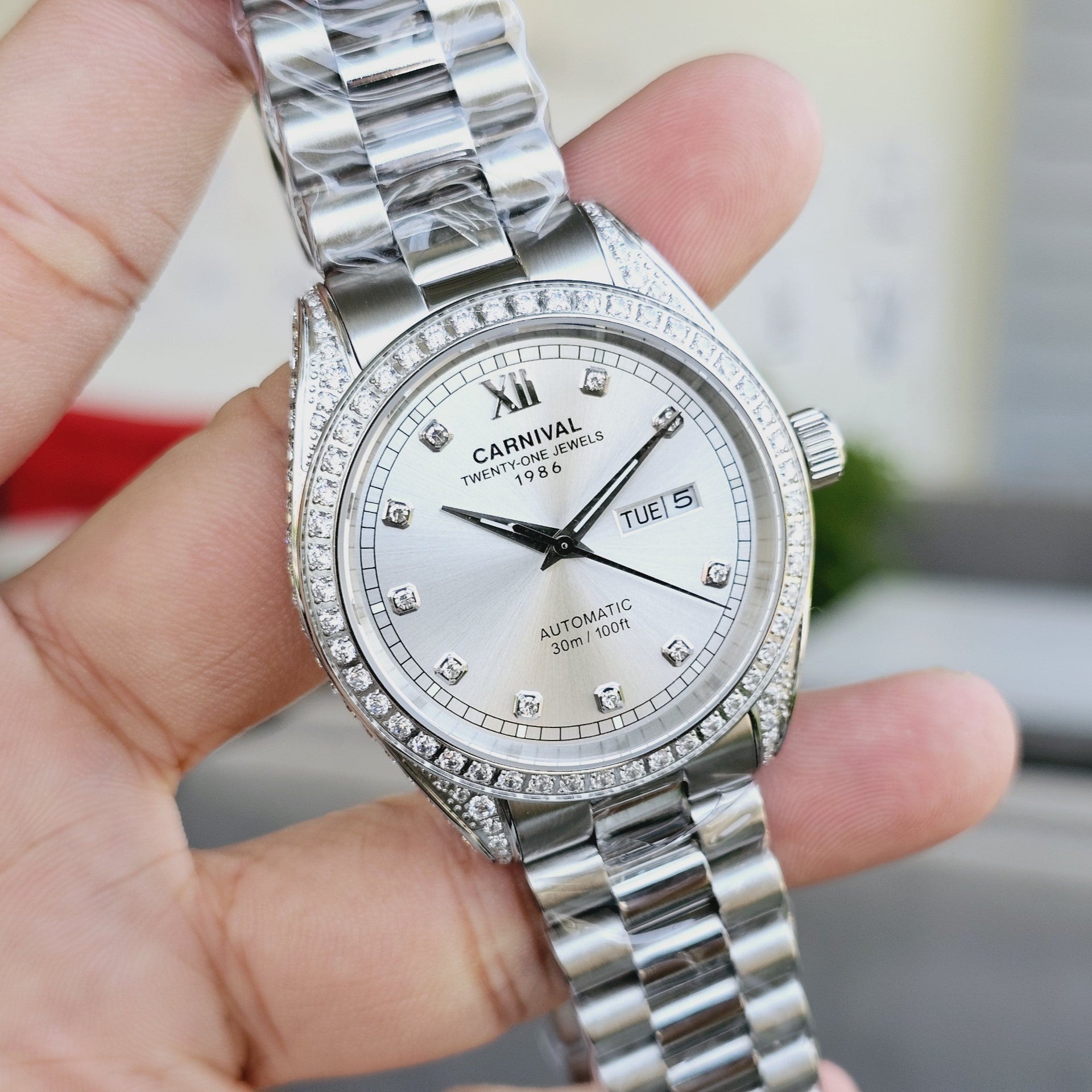 Carnival 8907G Bạc Trắng ( 8907G-VT-T)
